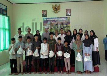 Foto : para siswa berfoto bersama usai kegiatan "nesagas berbagi"