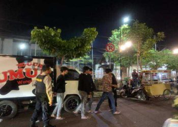 Polres Garut Amankan 8 Orang Parkir Liar Sedang Mabuk – Mabukan