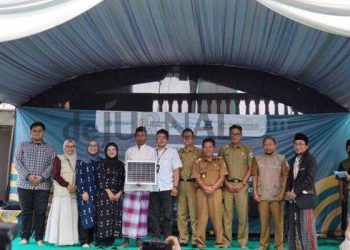 Seringnya Pemadaman Listrik, Masjid Al-Khoeriyah Terima Bantuan Panel Surya dari Program Sedekah Energi