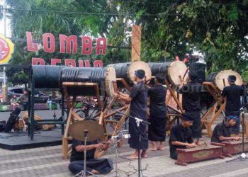 Foto : Lomba bedug karangtaruna bersam Djarum coklat