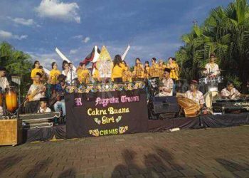 Foto : penampilan Angklung Silih Asih Gereja St Yohanes bersama Gamelan Pamanah Rasa
