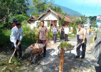 Polsek Leles Gelar Kerja Bakti Antisipasi Bencana Hidrometeorologi