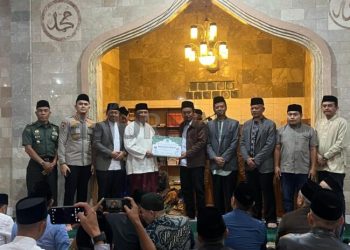 Kapolres Garut Bersama Unsur Forkopimda Laksanakan Tarawih Keliling