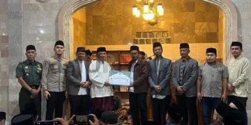 Kapolres Garut Bersama Unsur Forkopimda Laksanakan Tarawih Keliling