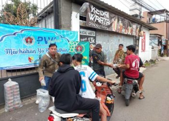 PWI Kabupaten Bandung Bagi-bagi Takjil Gratis dan Buka Puasa Bersama