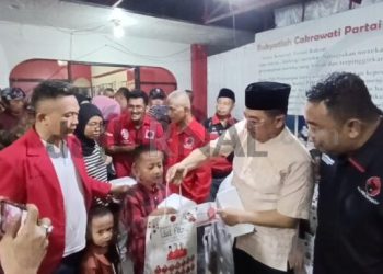 PDI Perjuangan Garut Undang Pekerja Sektor Informal Buka Bersama, Salah Satunya Pemulung Sampah