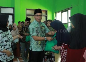 Bupati Bandung Beri Santunan dan Bagikan 2.000 Paket Sembako
