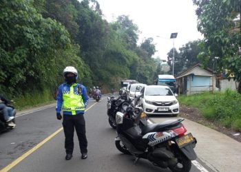 Polres Garut Laksanakan Sistem One Way di Arus Balik Mudik Lebaran 2025