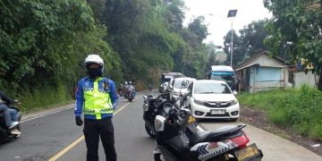 Polres Garut Laksanakan Sistem One Way di Arus Balik Mudik Lebaran 2025