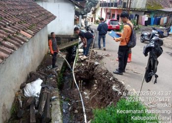 Longsornya TPT dan Tiga Rumah Rusak Akibat Banjir Luapan di Pasirwangi