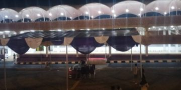 Foto : Beberapa persiapan dilakukan untuk pembukaan alun alun hasil revitalisasi , area foodcourt dan parkir .