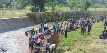 Aksi Bersama Warga dan Camat Ciamis Normalisasi Sungai Cipalih–Nagawiru Langkah Nyata Menuju Ketahanan Air dan Lingkungan