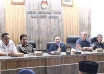 Foto : KPU Ciamis menggelar Rapat Pleno Rekapitulasi Pemutakhiran Daftar Pemilih Berkelanjutan Triwulan satu di Aula KPU Ciamis. Kamis (24/04/2025)