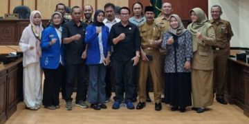 Kades Margaluyu Sampaikan Permintaan Maaf Dalam Audiensi Bersama Komisi A DPRD Ciamis dan Mahasiswa