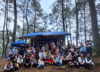 Kemah Napak Tilas di Gunung Puntang : Sejarah Stasiun Radio Pertama di Indonesia