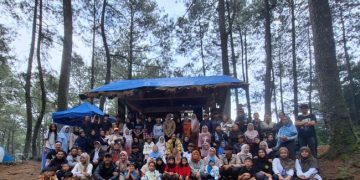 Kemah Napak Tilas di Gunung Puntang : Sejarah Stasiun Radio Pertama di Indonesia