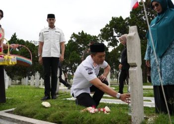 Sambut Hari Jadi ke-384, Bupati Dadang Supriatna Ziarah ke Makam Para Mantan Bupati Bandung