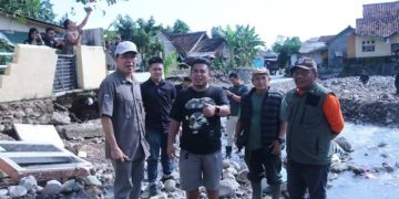 Tinjau Lokasi Terdampak Bencana, Sekda Sukabumi Apresiasi Semangat Gotong Royong Warga