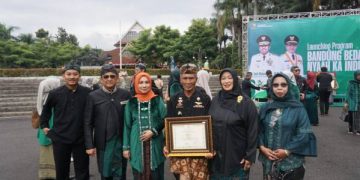 Desa Mandalahaji Kecamatan Pacet Mendapat Penghargaan Proklim Dari Bupati Bandung