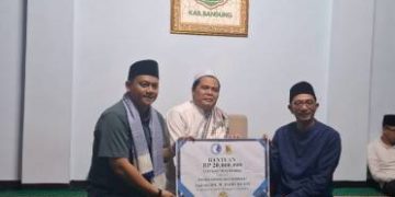 Ketua Umum BMI dan Wakil Ketua DPRD Kabupaten Bandung Serahkan Bantuan CSR ke Ponpes Mashalihul Mursalat