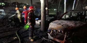 Dua Unit Mobil Hangus Terbakar di Burujul Mekarrahayu Margaasih, Diisukan Mobil Mantan Kades Bah Awie Ikut Terbakar