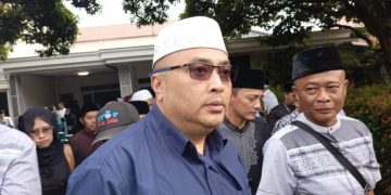 Sejumlah Anggota DPRD Kabupaten Bandung, Takziyah ke Rumah Duka  Hj. Titik Kartika di Desa Gajahmekar Kutawaringin