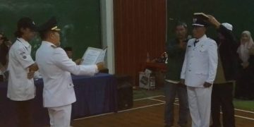 Camat Pacet Lantik Deni Natarul Zaman Pjs. Kades Sukarame