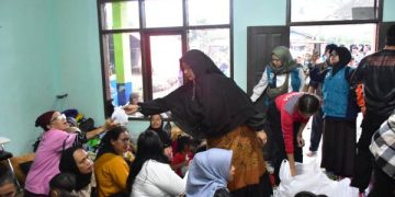 Kunjungi Warga Terdampak Longsor Nagreg, Emma Dety Pastikan Kebutuhan Dasar Terpenuhi