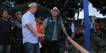 Tinjau Jembatan Apung Cijeruk yang Ambruk, Bupati Bandung Larang  Difungsikan Lagi