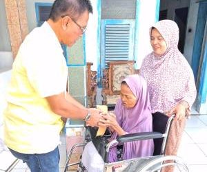 Bupati Herdiat Serahkan Dua Bantuan Rutilahu, Bukti Nyata Kepedulian Sosial