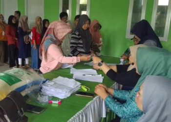 744 Warga Desa Mekarlaksana Terima Bantuan CPPD Kabupaten Bandung