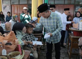 Bupati Bandung Dadang Supriatna Doakan Puluhan Peserta Khitanan Massal Jadi  Anak Shaleh Pemimpin Masa Depan
