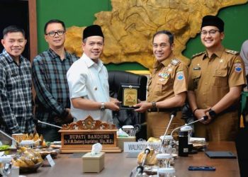 Pemkab Bandung dan Pemkot Cimahi Jalin Kerja Sama Atasi Banjir dan Sampah