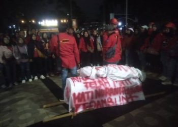 Ratusan Buruh PT. Danbi International Demo, Tuntut Kepastian Hak Pasca PHK Massal
