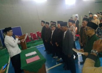 Kades Ciheulang Lantik Ketua RW dan RT Periode Tahun 2025- 2030
