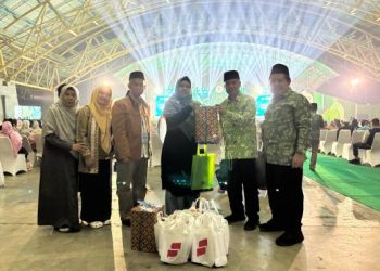 Dinas PUTR Beri Oleh-oleh Kopi dan Rujak Ciherang kepada Kafilah Kabupaten Subang