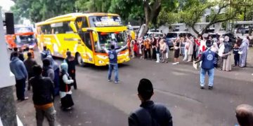 Copet Beraksi di Tengah Kepulangan Jemaah Haji Garut, Kekhusyukan Berubah Jadi Kepanikan