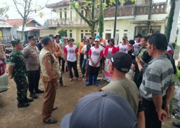 Petani Pacet Lakukan Unjuk Rasa Ungkapkan Kekecewaan Terhadap Proyek SPAM PDAM Tirtaraharja