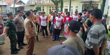 Petani Pacet Lakukan Unjuk Rasa Ungkapkan Kekecewaan Terhadap Proyek SPAM PDAM Tirtaraharja