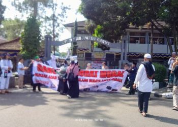 Aliansi Umat Islam Kepung Gedung DPRD, Tuntut Pemkab Garut Serius Tangani “Bencana Moral”