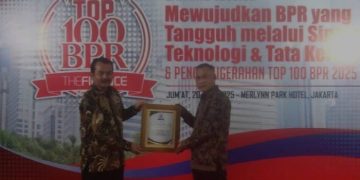 Perumda BPR Garut Raih Penghargaan Prestisius Top 100 BPR
