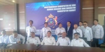 KADIN Garut Menuju Masa Depan Ekonomi Inklusif : Ahmad Bajuri Apresiasi Terpilihnya H. Ir. Rajab Secara Aklamasi