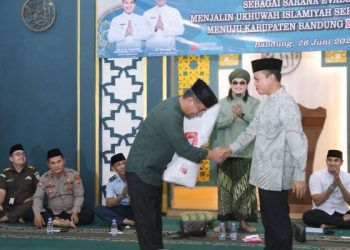 Setiap Peringati Tahun Baru Islam, Sejak masih Jadi Kepala Desa Sampai Bupati Bandung Dadang Supriatna Selalu Shodaqoh Kain Kafan