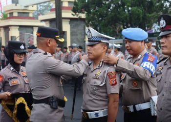 Momentum Hari Bhayangkara ke-79, 69 Personel Polres Ciamis Naik Pangkat: Kapolres Tekankan Profesionalisme dan Tanggung Jawab