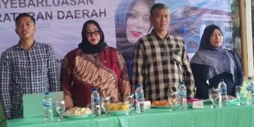 Dra Hj Tia Fitriani Gelar Sosialisasi Perda Penyelenggaraan Ketahanan Keluarga Di Desa Cipeujeuh