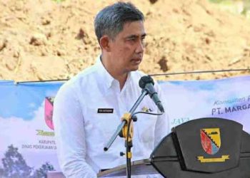 Kepala Dinas Pekerjaan Umum dan Tata Ruang Kabupaten Bandung Dr.Ir.H. Zeis Zultaqawa, ST,MM.