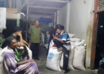 Wawan Gunawan, Kepala Desa Sukabakti yang Selalu Hadir di Tengah Warganya