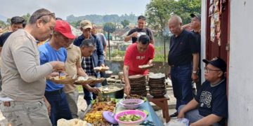 Bernostalgia Riung Mungpulung Warga Sadudulur Lembur Cilokotot di Vila Pasirjambu