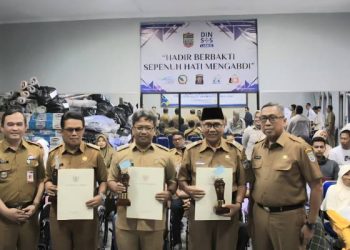 Pemkab Ciamis Berikan Penghargaan Desa Berprestasi dalam Capaian Dokumen Kependudukan