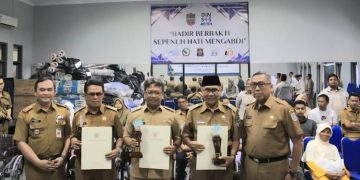 Pemkab Ciamis Berikan Penghargaan Desa Berprestasi dalam Capaian Dokumen Kependudukan